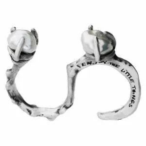 Artistic silver ring with natural pearls