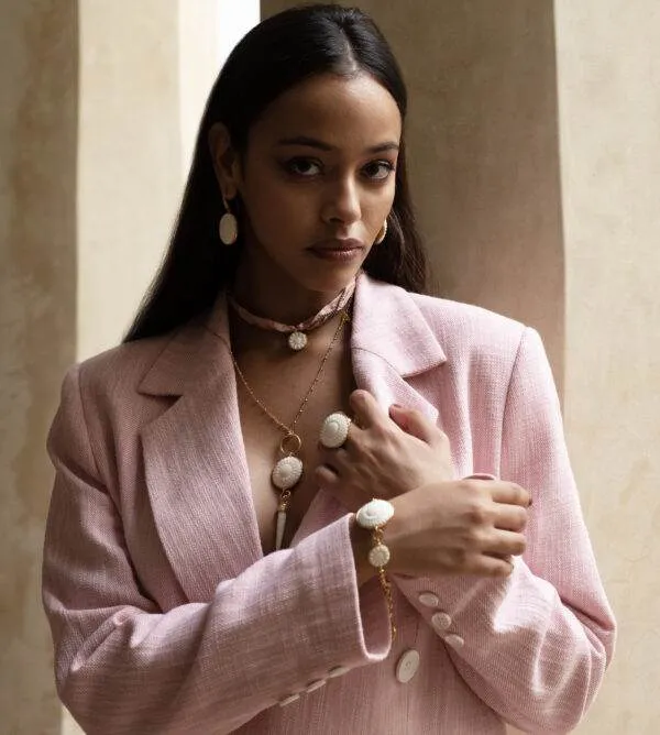 Srebrna biżuteria z białym kamieniem