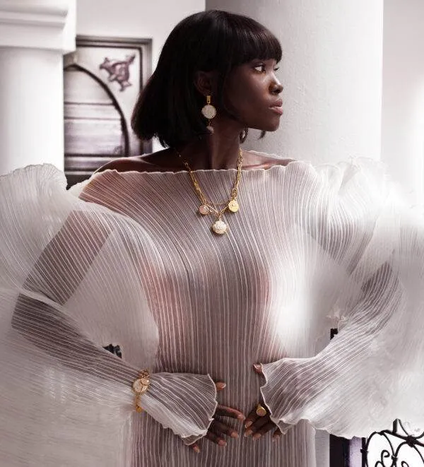 Złota biżuteria z kamieniami naturalnymi